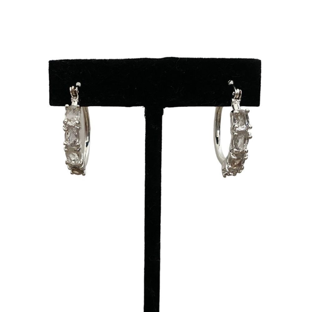 White Crystal Oval Shaped Medium Sized Hoop Earrings Silver Tone Women’s OS